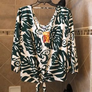 Manuheali’i blouse. New with tags! Size XL